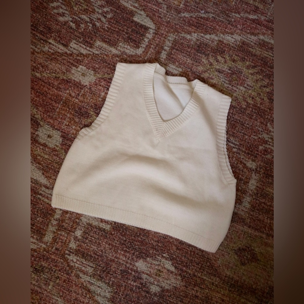 Cropped Knit Sweater Vest